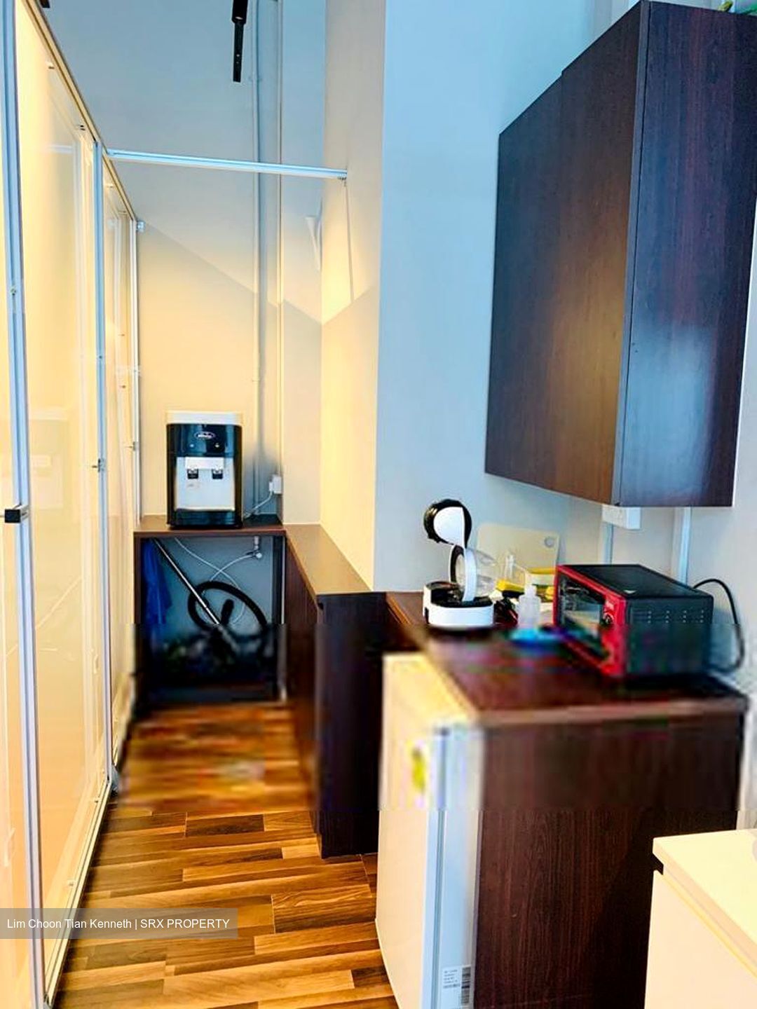 Sbf Center (D1), Office #463743191